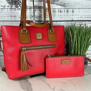 Dooney & Bourke‎ Vintage Hand Shoulder Bag Wristlet Set Red Coral Tan Tote